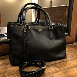 Authentic Prada Saffiano Lux Tote Nero